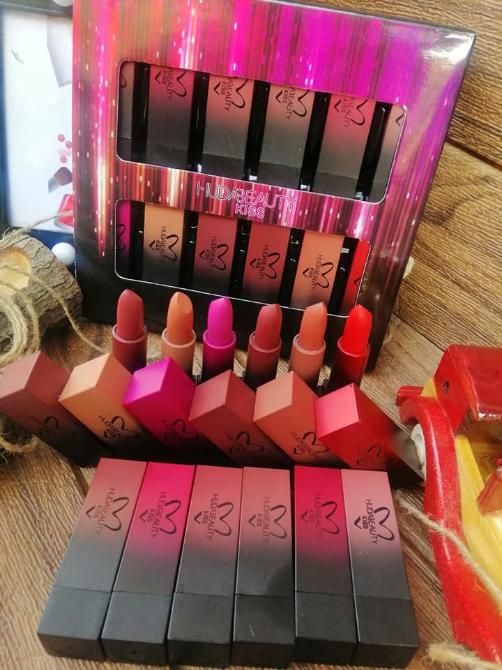 Pack of 12 Lipsticks